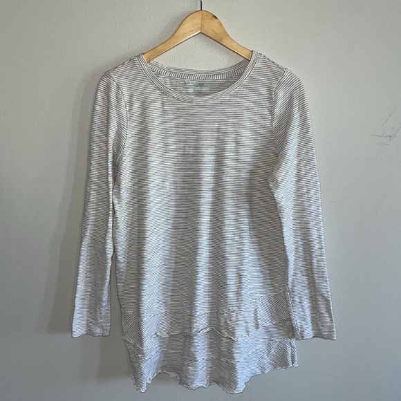 Soft Surroundings Gray Relaxed Long Sleeve Tee - Picture 1 of 7